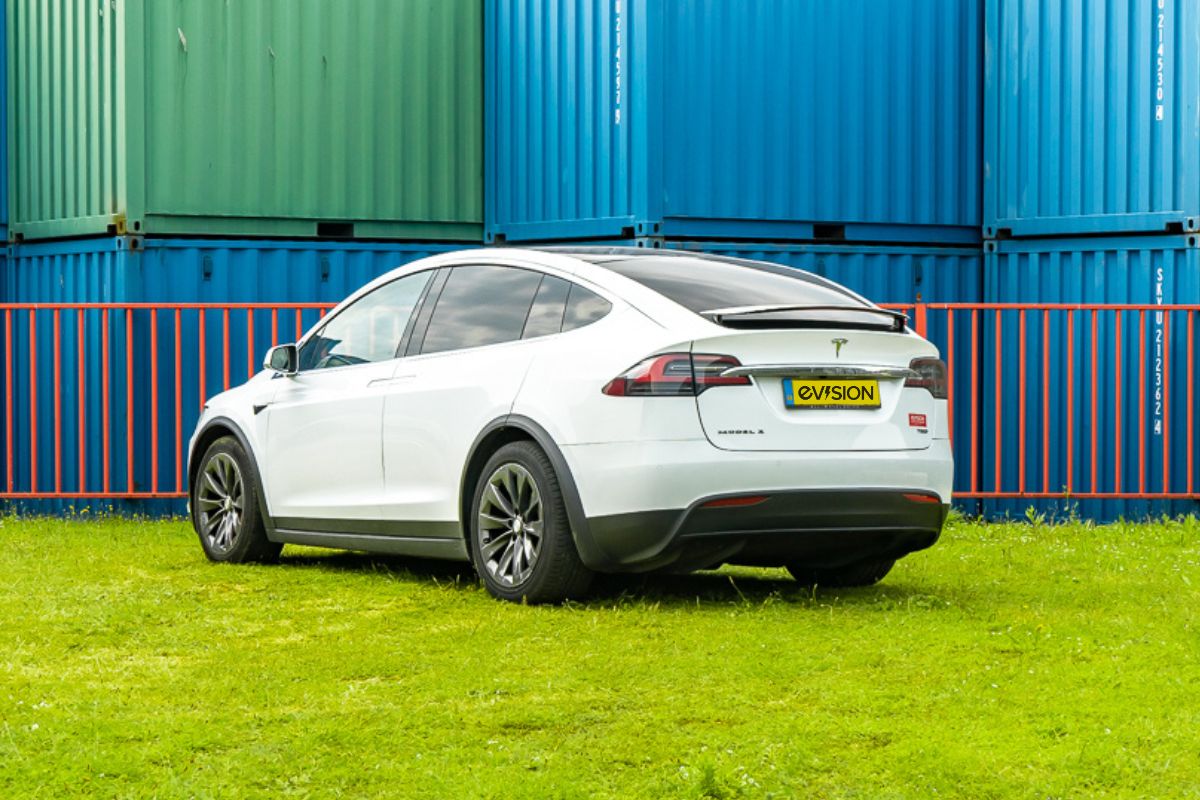 hire a Tesla Model X 75D