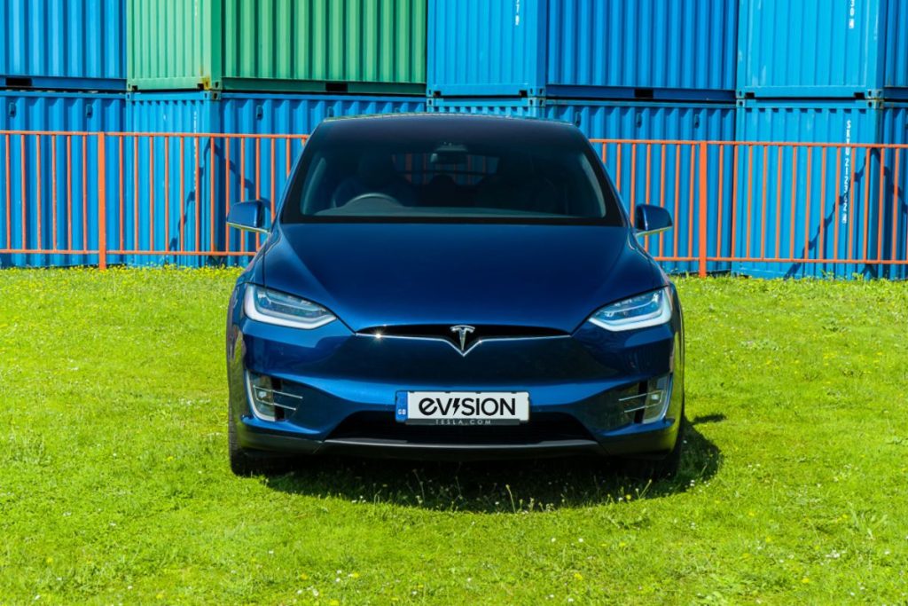 rent a Tesla Model X 100D