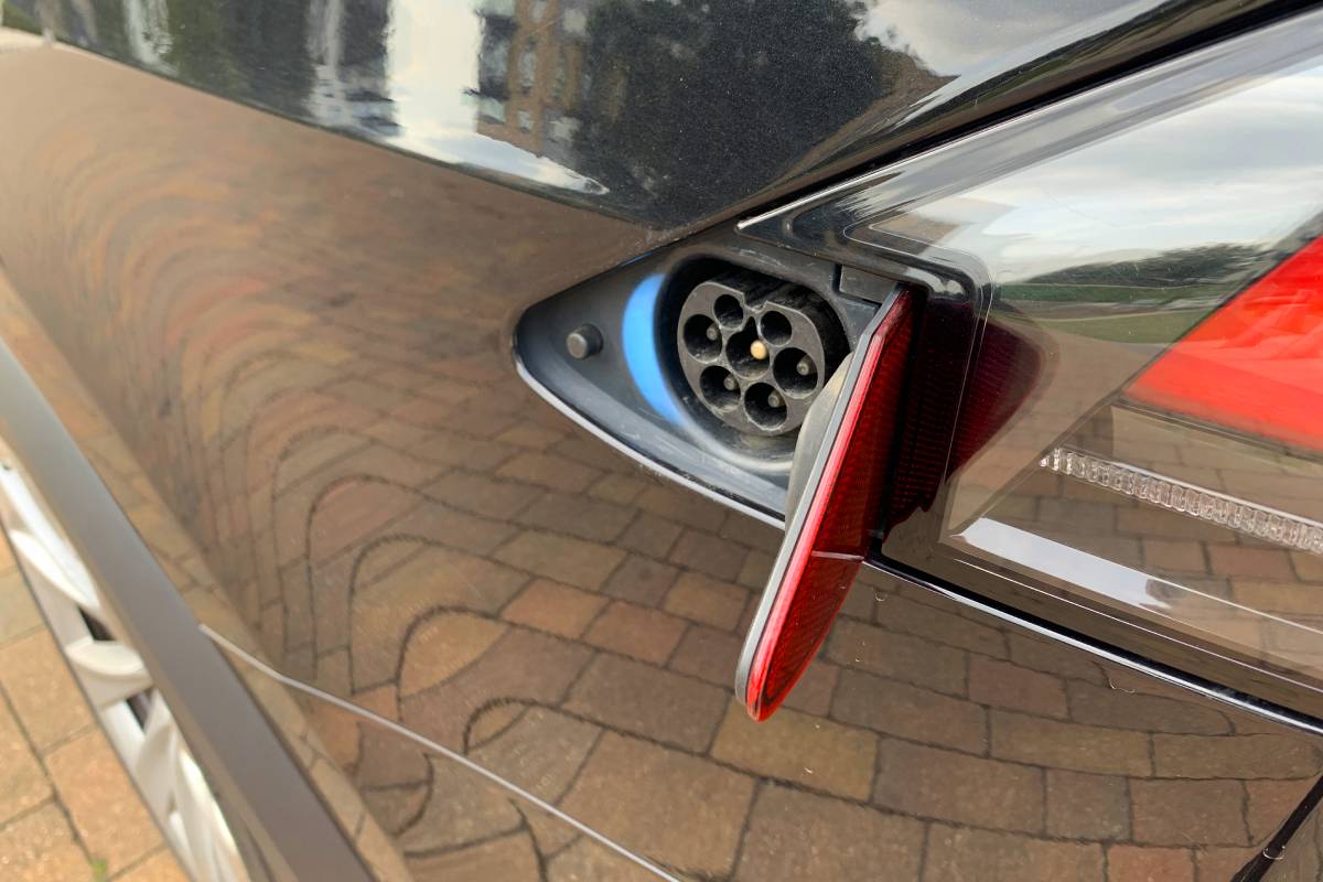 Tesla Model X 90D charging