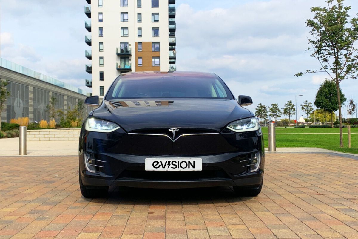rent a Tesla Model X 90D