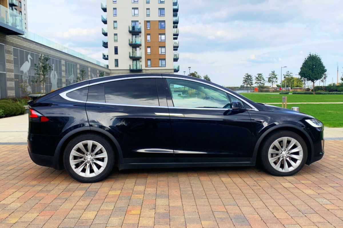 Tesla Model X 90D rental