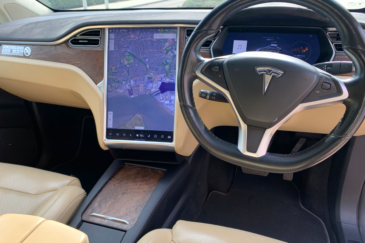 Tesla Model X 90D interior