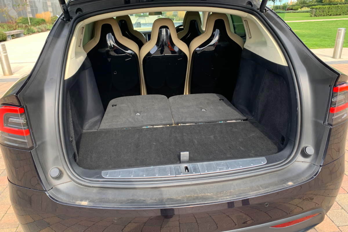 Tesla Model X 90D boot space
