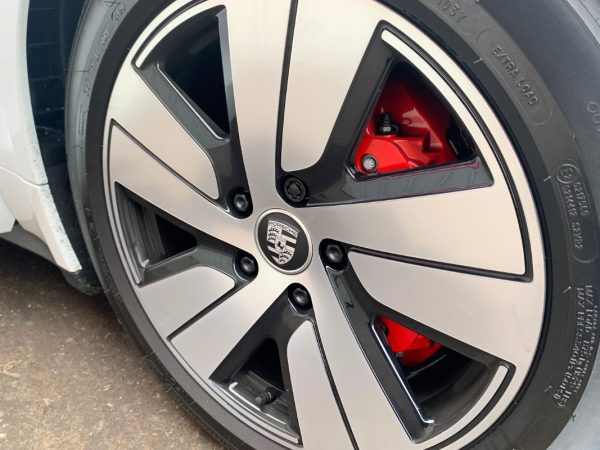 Porsche Taycan 4S tyres