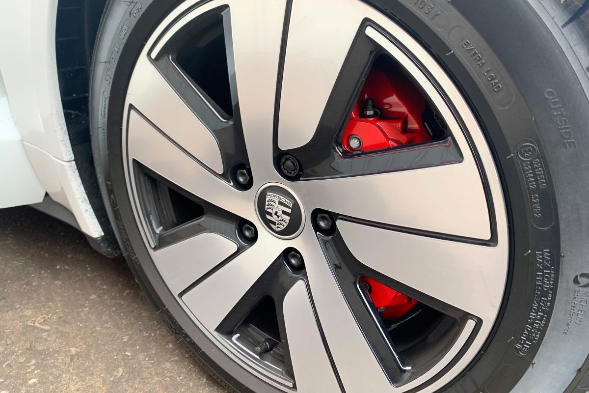 Porsche Taycan 4S tyres