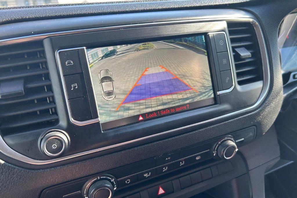 Vauxhall Vivaro-e Panel Van reversing camera
