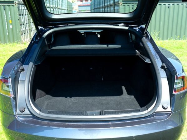 Tesla Model S 100D boot