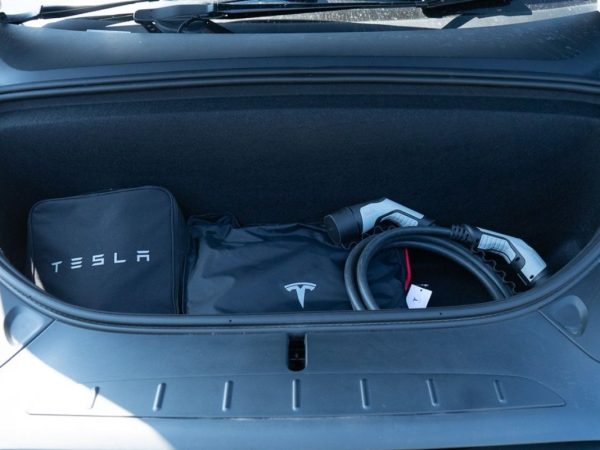 Tesla Model X 100D frunk