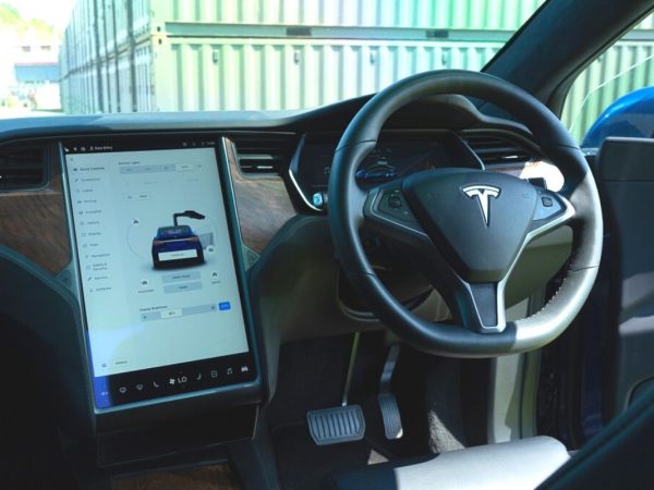 Tesla Model X 100D console