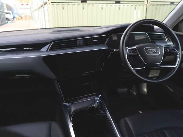 Audi e-tron interior