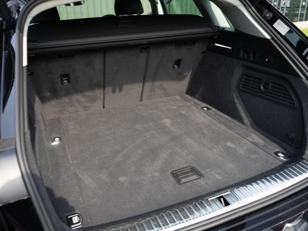 Audi e-tron boot