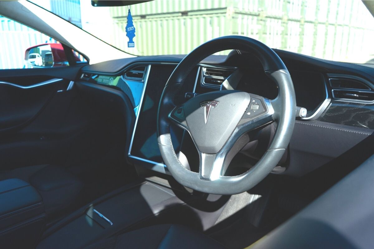 Tesla Model S 75