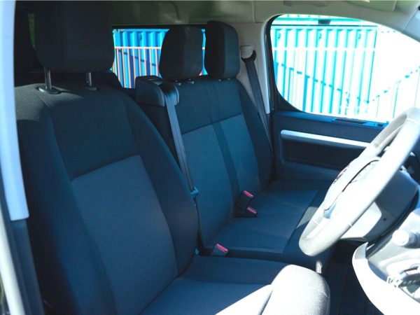 Vauxhall Vivaro-e Double Cab Van interior