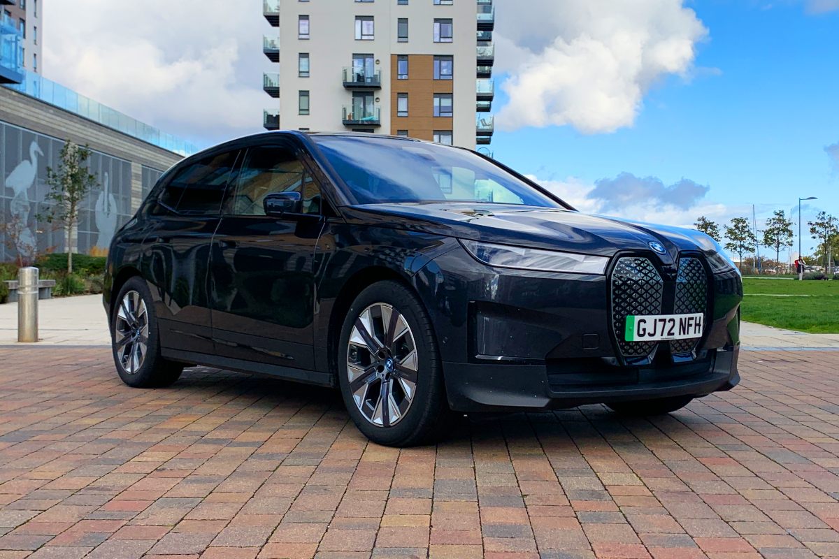 BMW iX40
