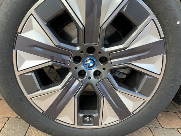 BMW iX xDrive 40 tyres