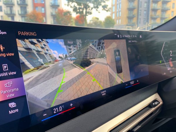 BMW iX xDrive 40 screen