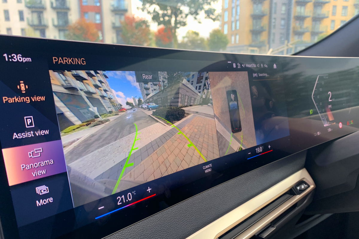BMW iX xDrive 40 screen