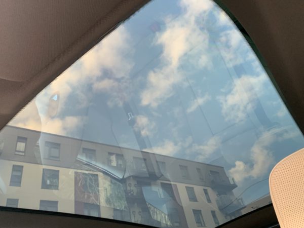 BMW iX xDrive 40 panoramic roof