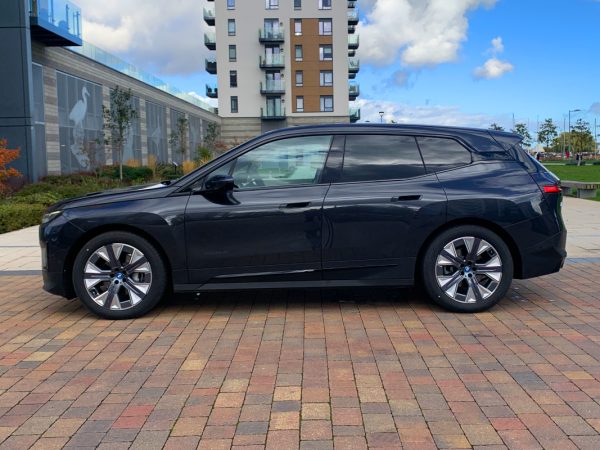BMW iX40