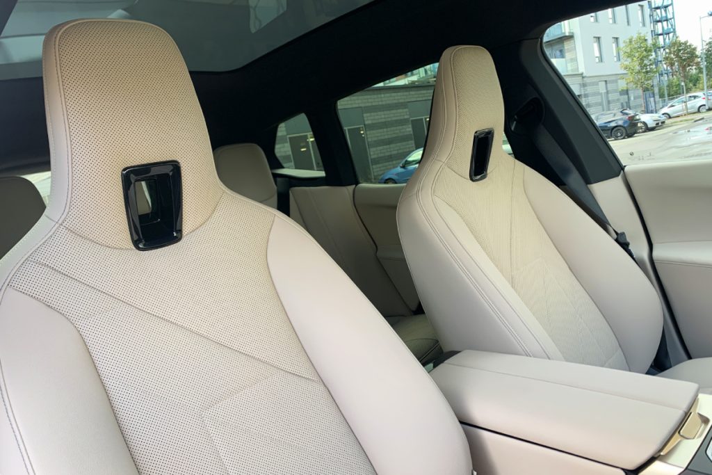 BMW iX xDrive 40 interior