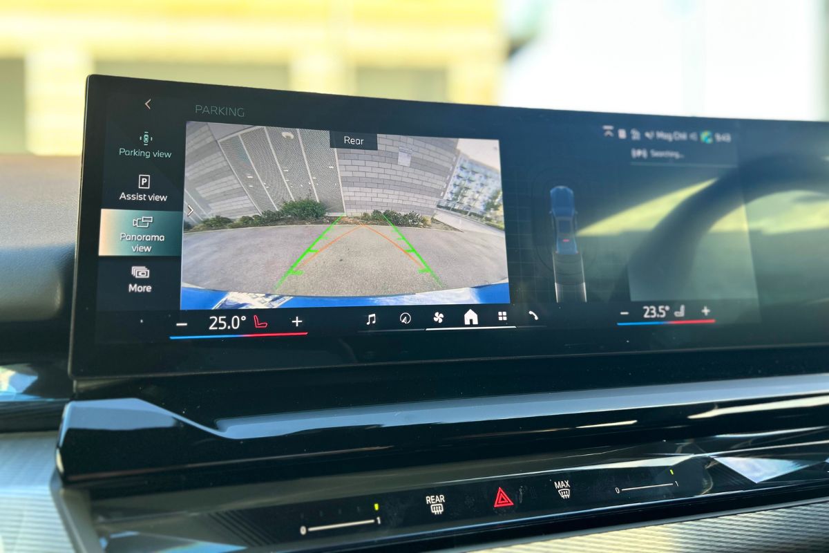 BMW i5 Hire - Reversing Cameras
