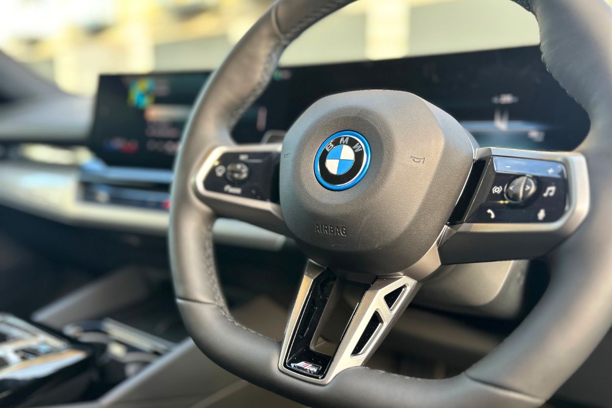 Hire a BMW i5