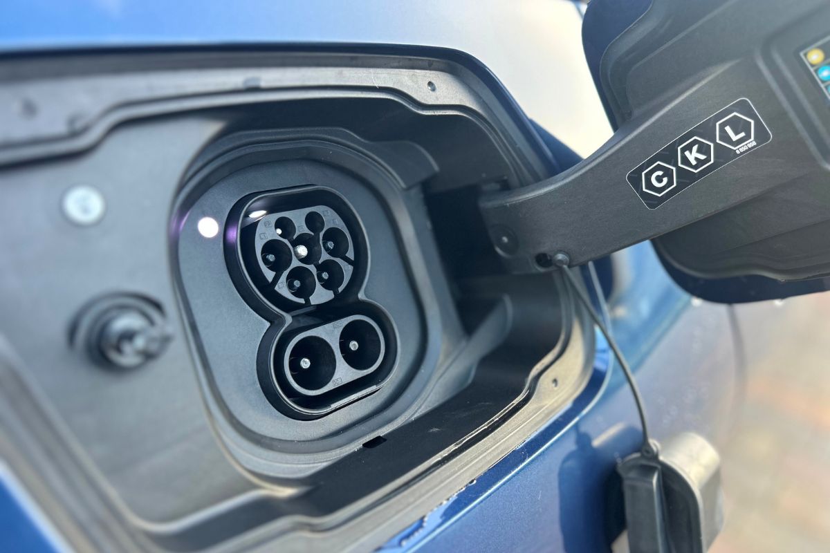 BMW i5 charging ports