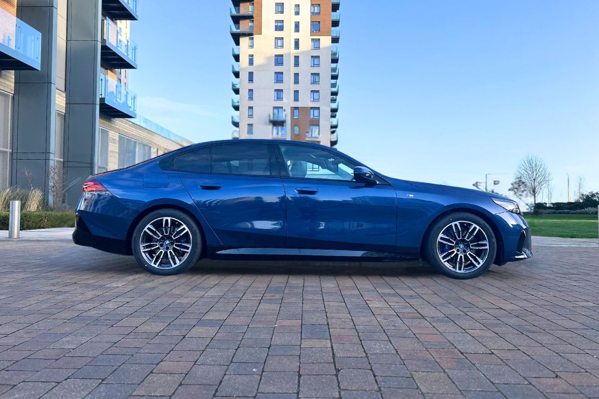 Hire a BMW i5