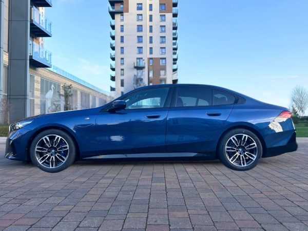 Hire a BMW i5