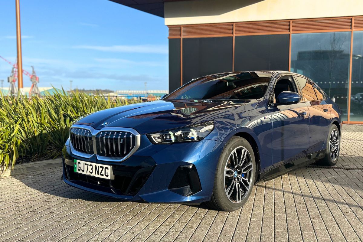 Hire a BMW i5