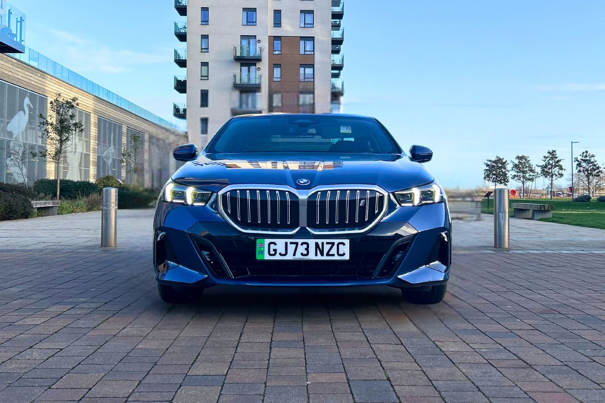 Hire a BMW i5