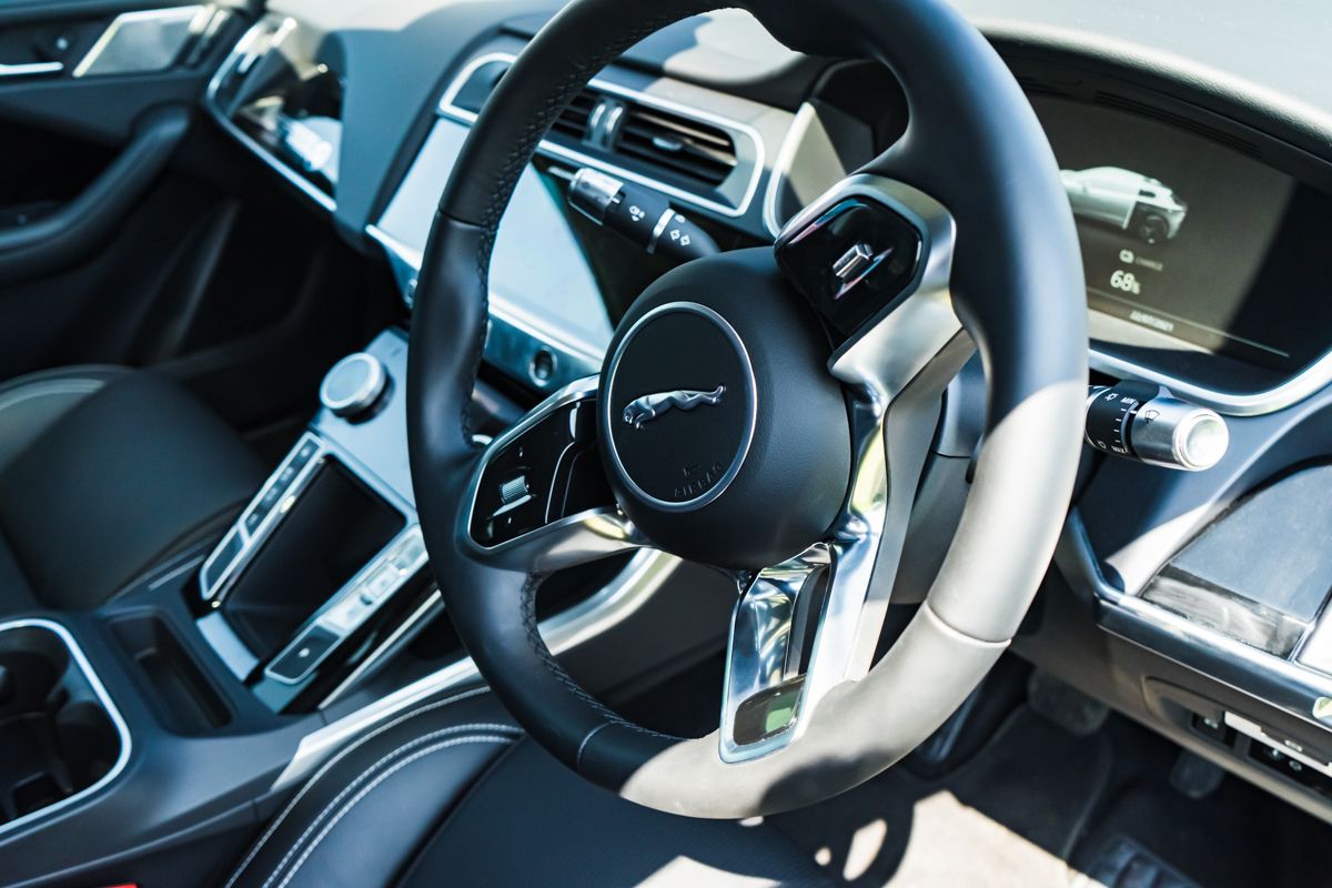 Jaguar I-Pace SE interior