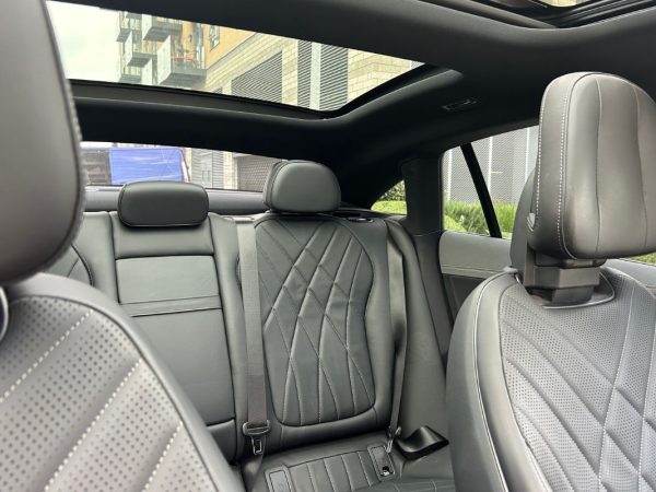 Mercedes EQE